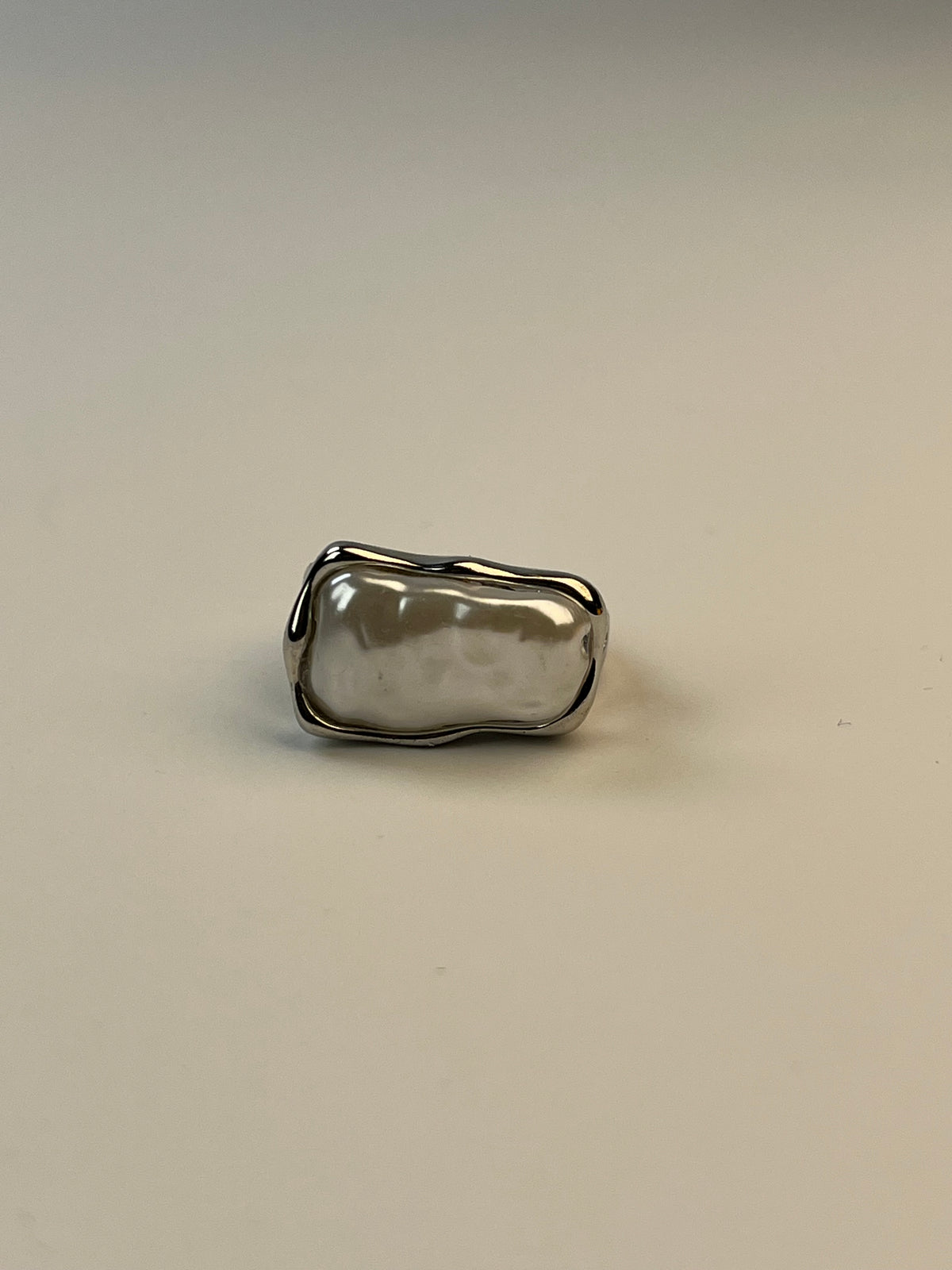 Pearl Contour Ring