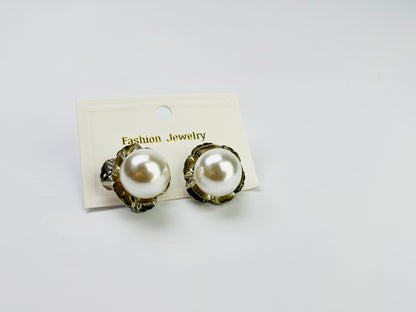 Grace Pearl Studs