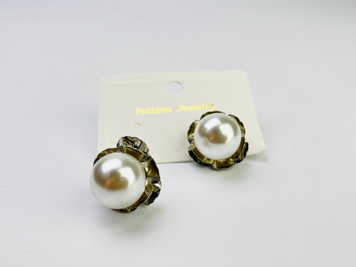 Grace Pearl Studs