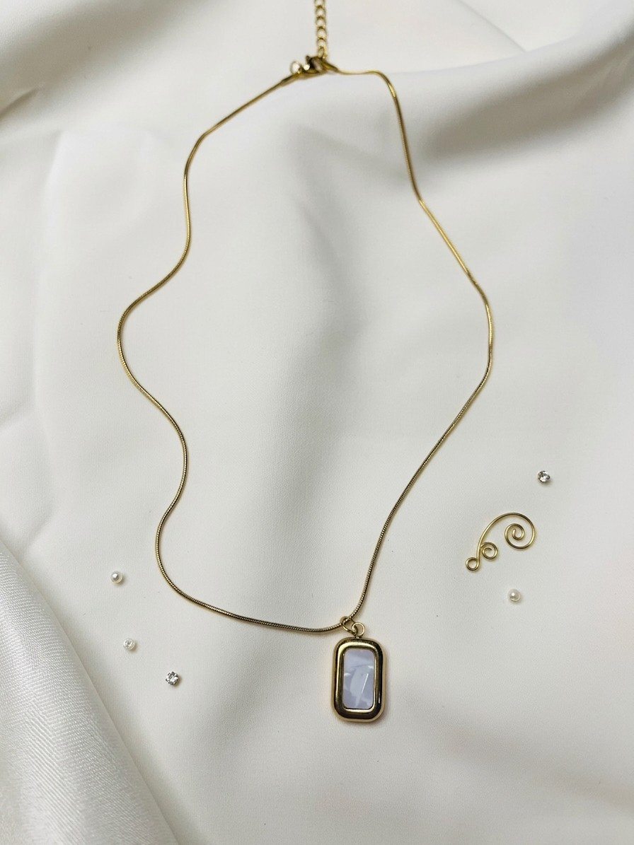 Name:  Luna Pearl Pendant Necklace
