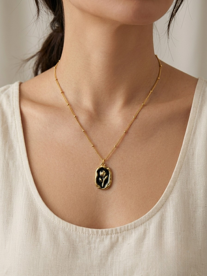 Black Bloom Necklace