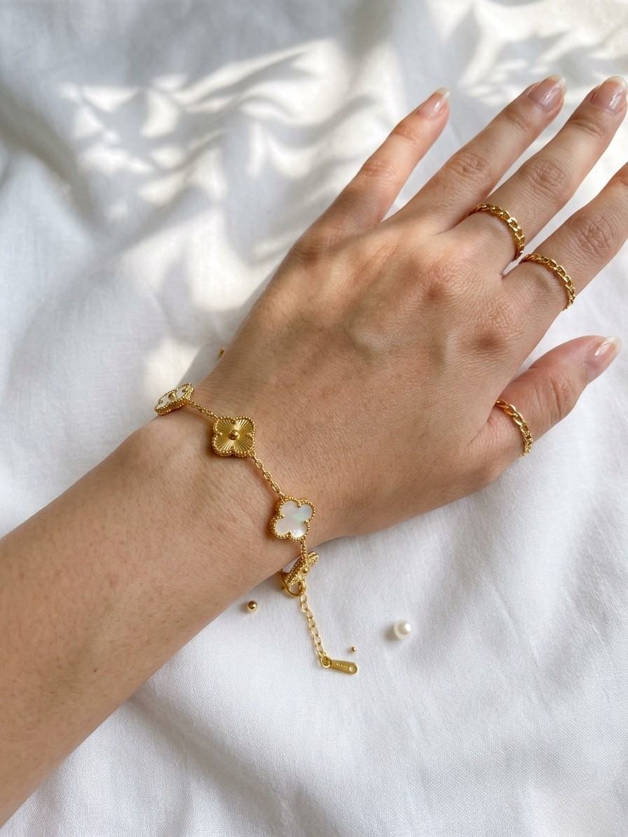 Bloom Clover Bracelet