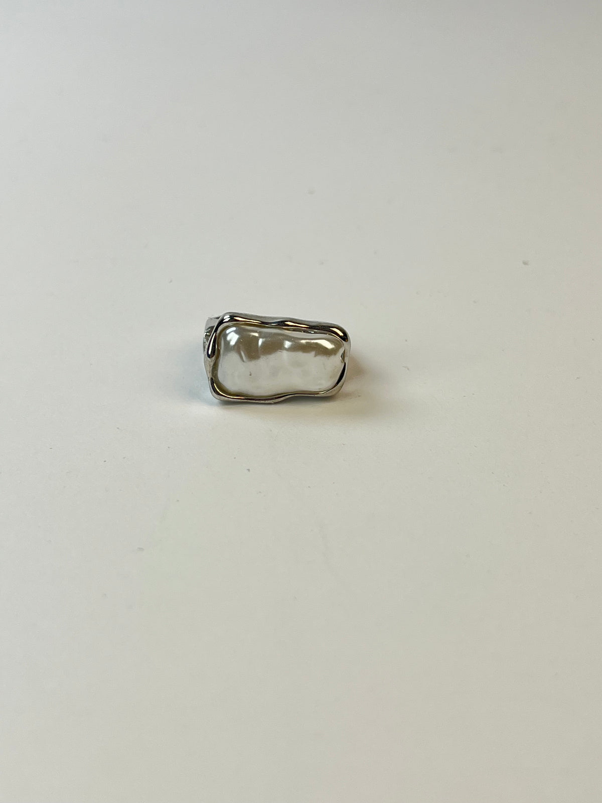 Pearl Contour Ring