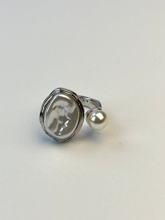 Lustre Pearl Duo Ring