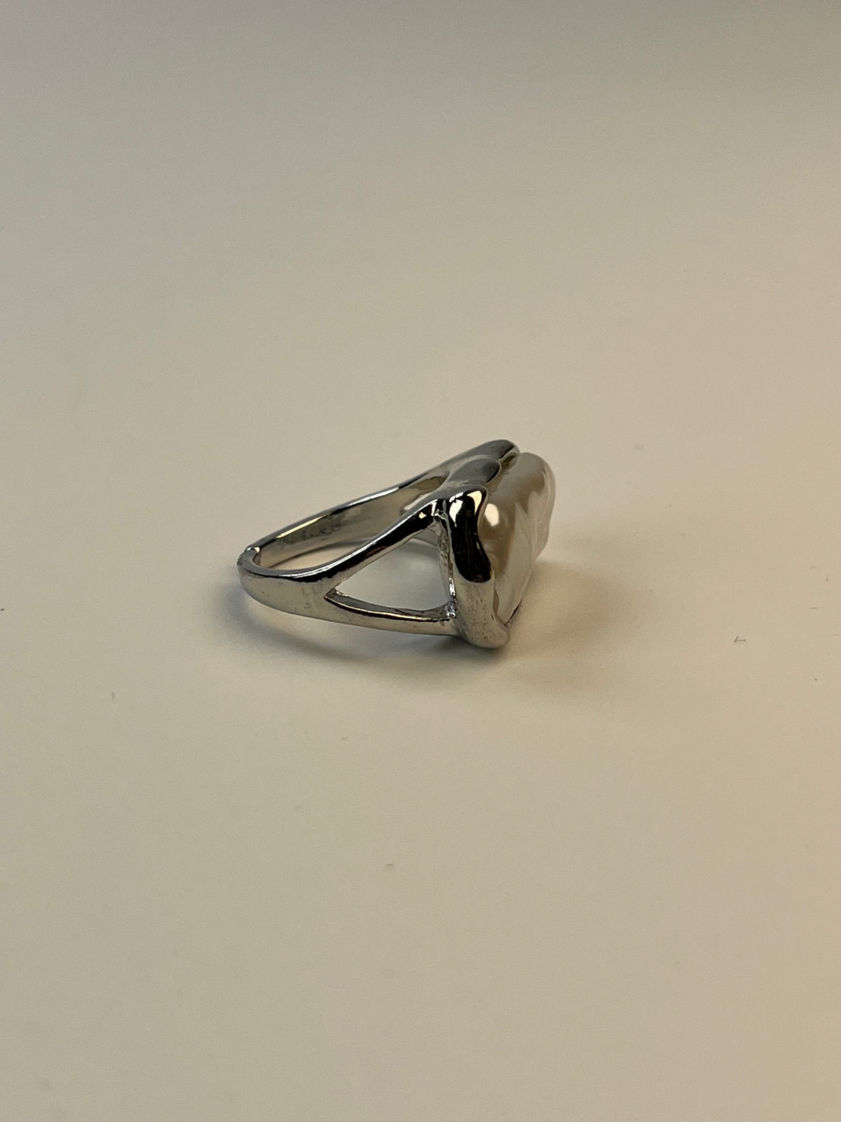 Pearl Contour Ring